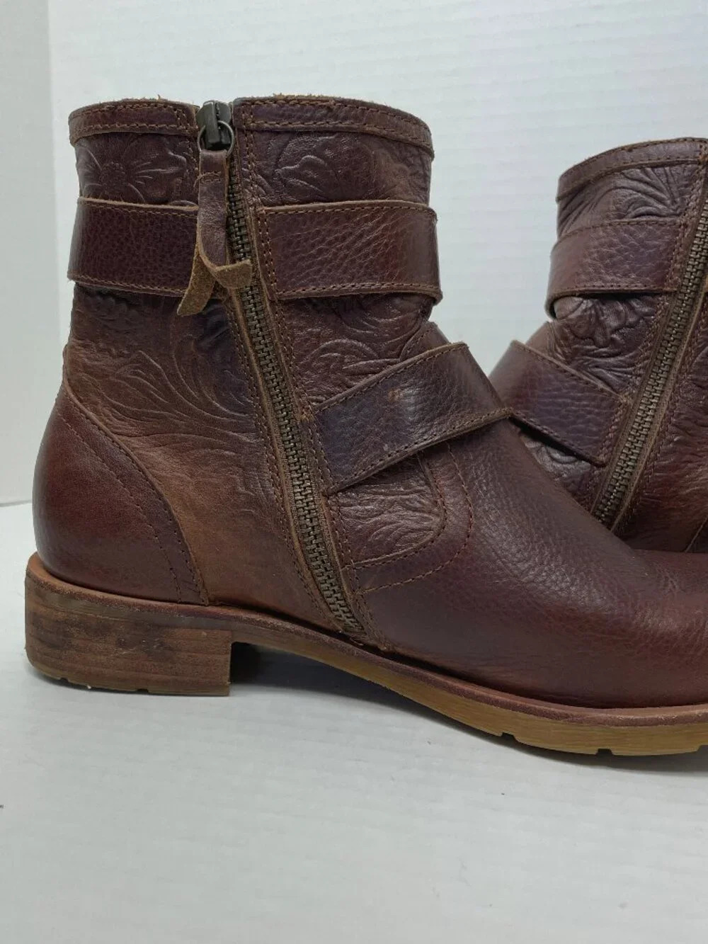 Sofft Boots Sz 9 M Brinson Embossed Leather Side-Zip Brown Short Ankle Booties